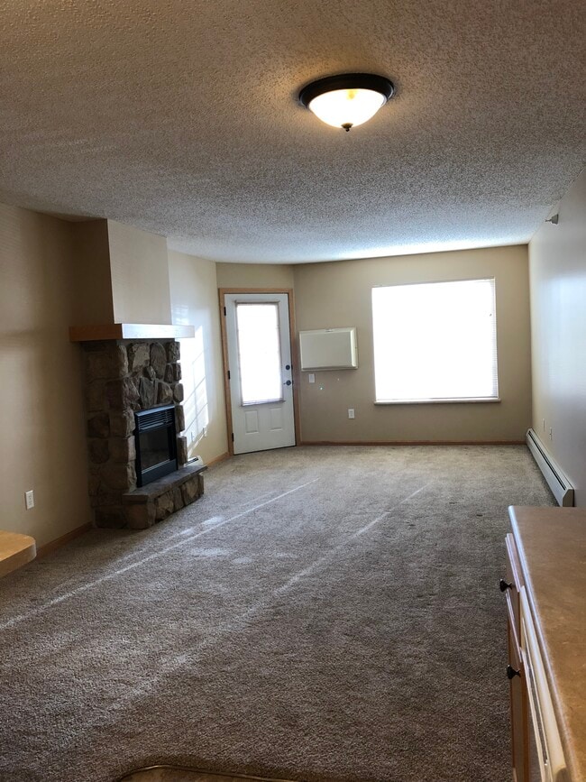 6200-6280 1 1B 700 sq ft - Kensington