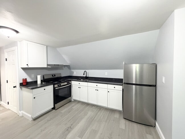 Photo - 155 Oak St Unit 3