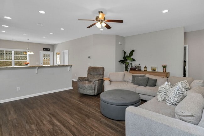 Photo - Ranch style home with Modern Finishes & Private Fenced Backyard!