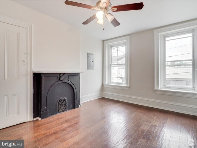 Building Photo - Beautiful 1 bedroom apartment in manayunk Unit 2F