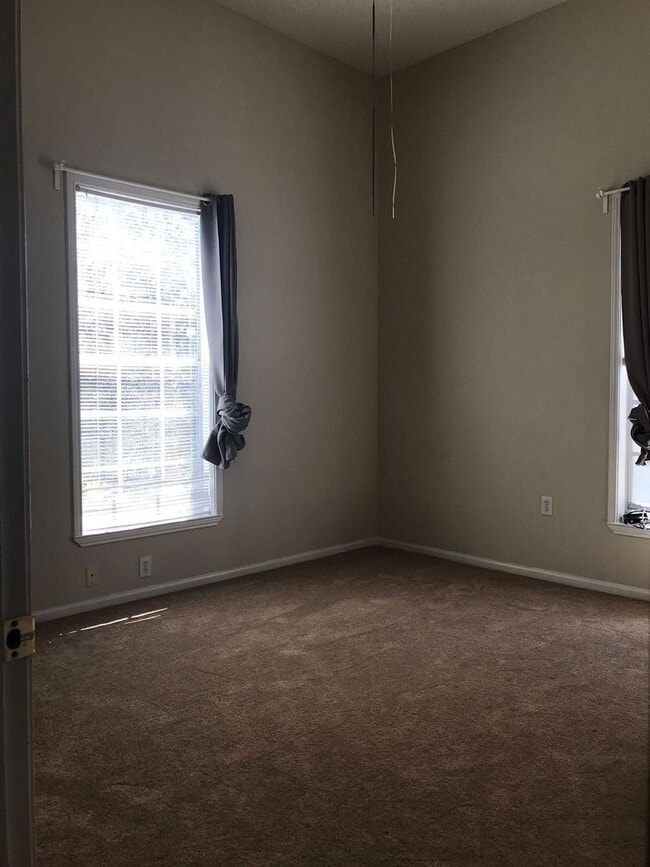 Photo - 239 Longview Ave