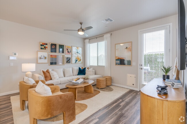 3A 3BR, 2BA - 1,282SF - Living Room