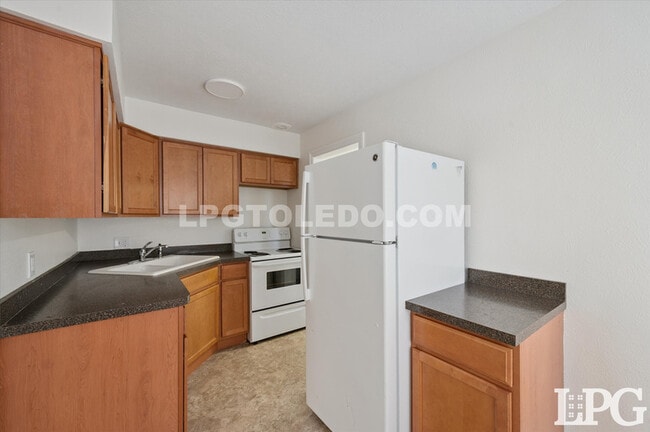 Photo - 3430 Douglas Rd Unit 3