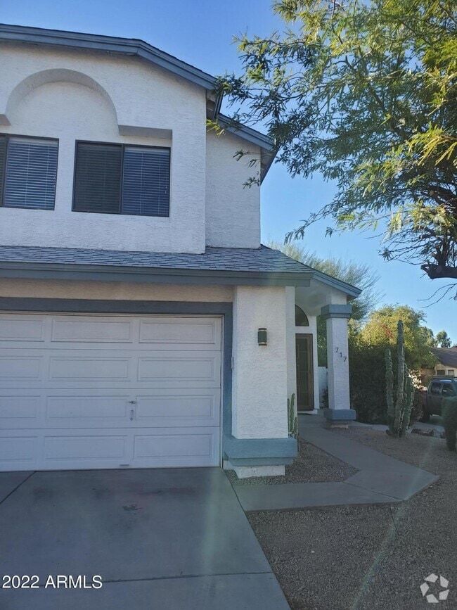 Building Photo - 717 E Sack Dr Rental