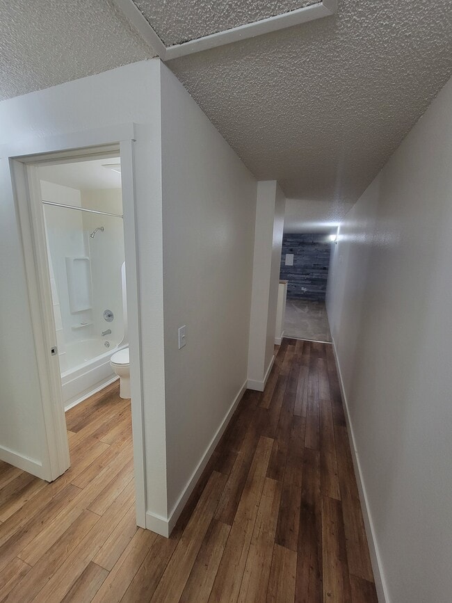 Building Photo - 2405 NW Irving St Unit 2431-18