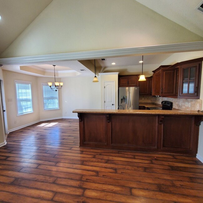 Photo - $500 Discount on First Month's Rent - Char...