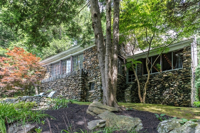 Photo - 60 Leach Hollow Rd