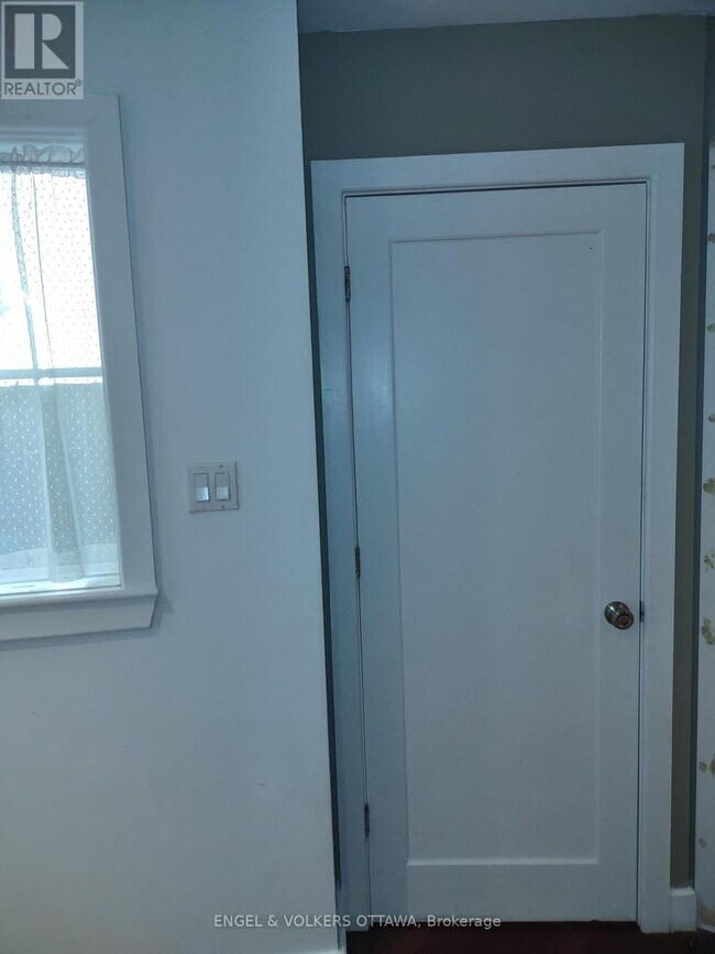 Photo - 281 Kirchoffer Ave