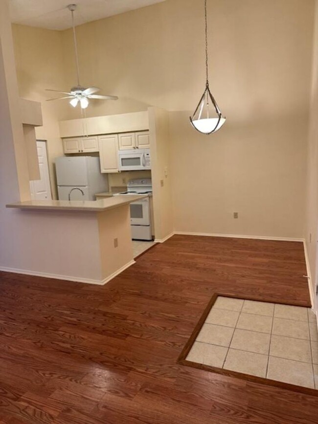 Great Location Super cute 1 Bedroom unit - Great Location  Super cute 1 Bedroom unit Condo