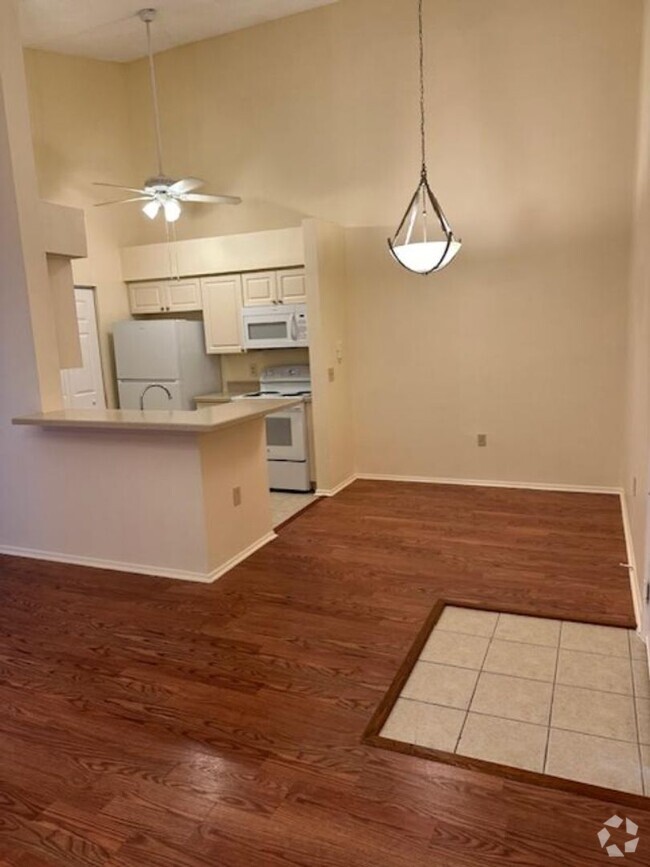 Building Photo - Great Location  Super cute 1 Bedroom unit Rental