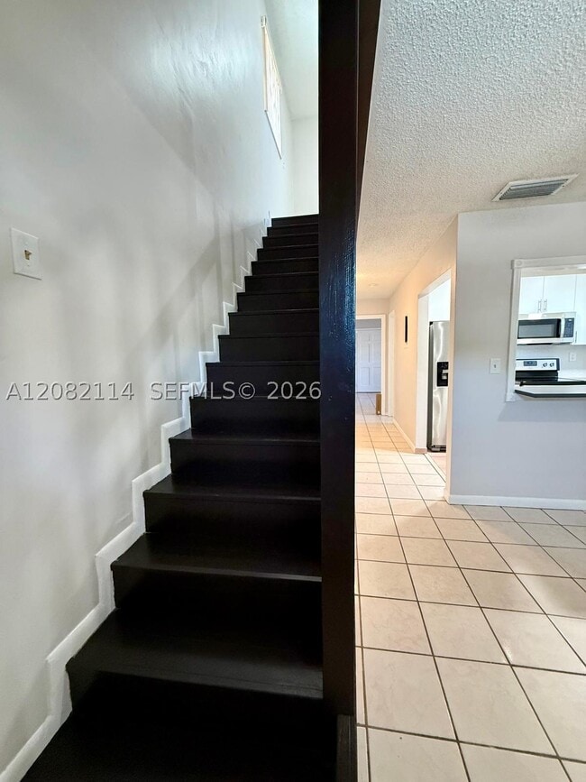 2433 SW 11th St