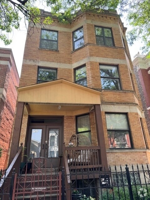 Building Photo - 1727 W Superior St Unit 3F Rental