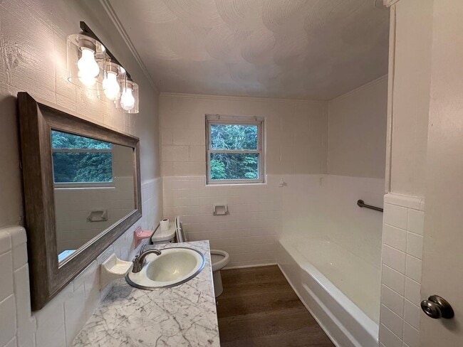 Photo - For Rent – $1,100/month | 2 Bed | 1 Bath Unit 2966 Old Shelby Rd