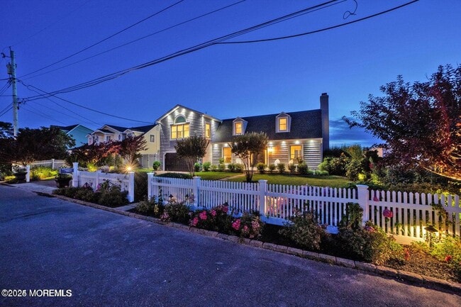 Photo - 340 Bay Ln