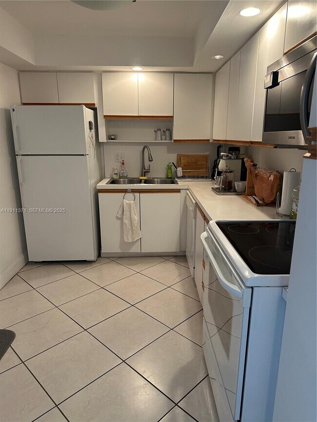 Photo - 3113 S Ocean Dr Unit 404