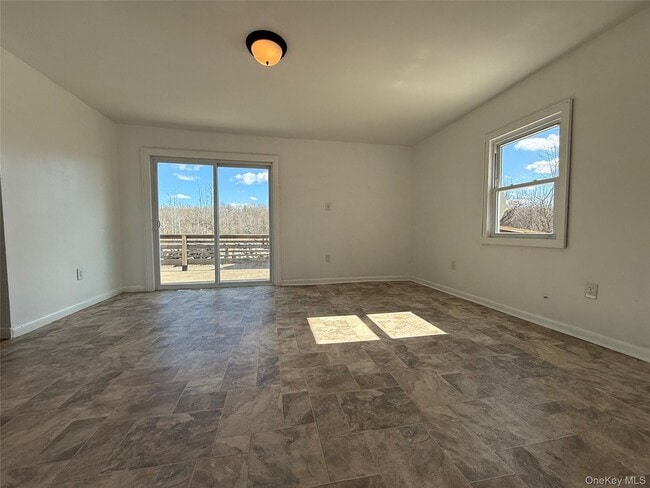 Photo - 657 Eatontown Rd