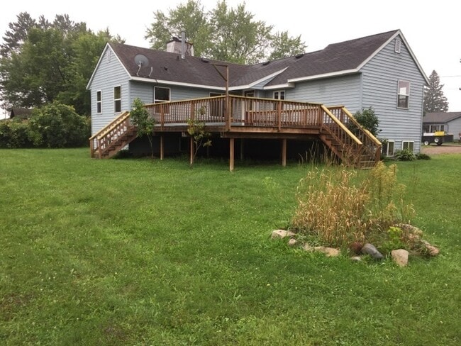 3 Bed 2 Bath Single Family Home in Elcho - 3 Bed 2 Bath Single Family Home in Elcho