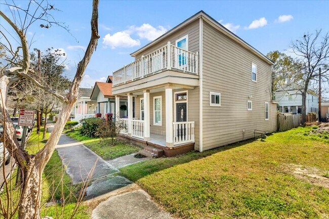 Photo - Beautiful 4 bedroom home downtown