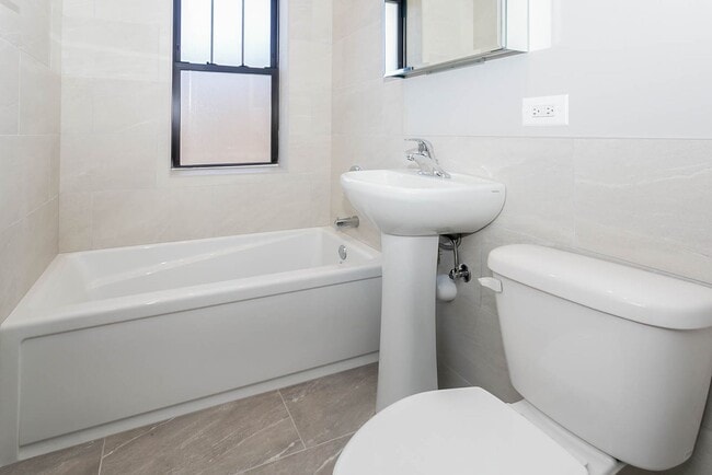 Photo - 1942 W Wilson Ave Unit 3L