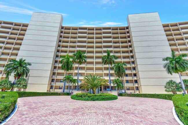 Photo - 134 Lakeshore Dr Unit 215