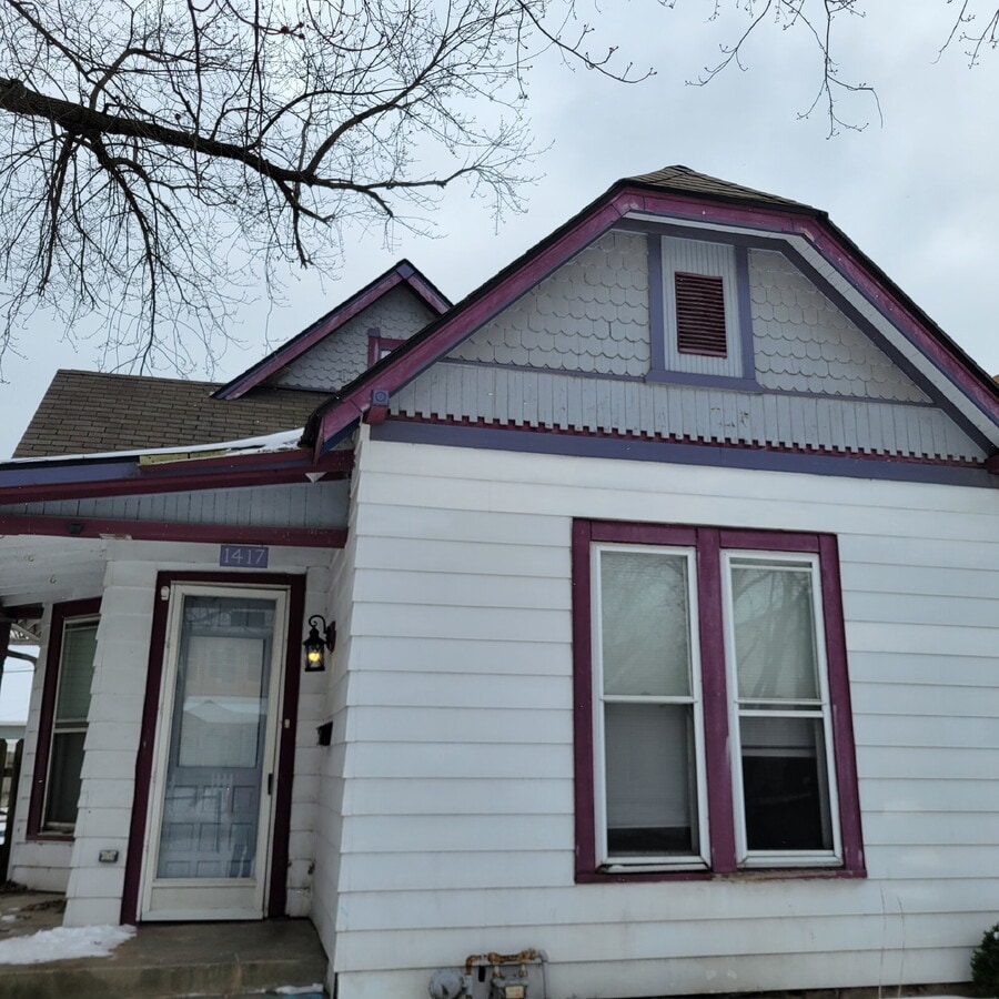 Spacious 2 Bedroom Home - Spacious 2 Bedroom Home