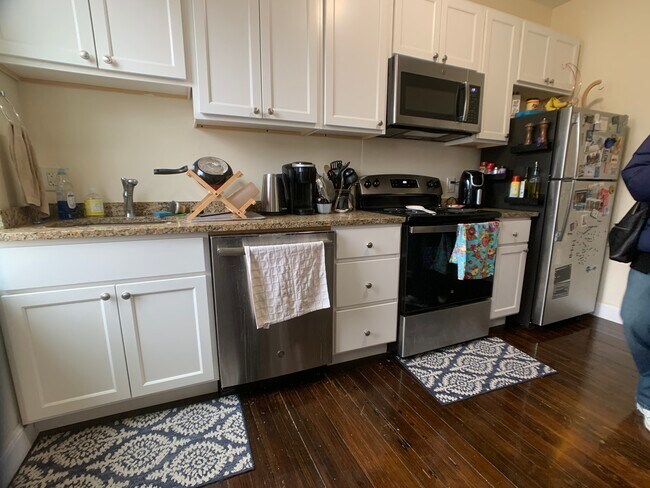 Photo - 92 University Rd Unit 1