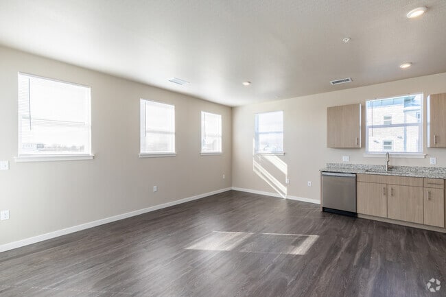 3HAB, 2BA - 1.141SF Sala de estar - St Mark Village Apartments