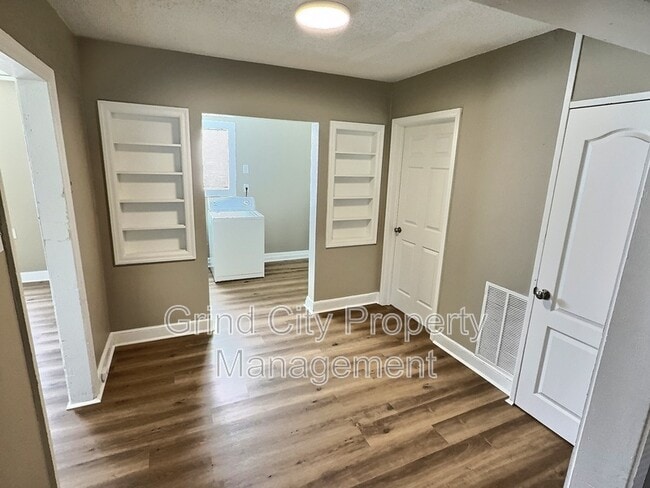 Photo - 1065 N Holmes St