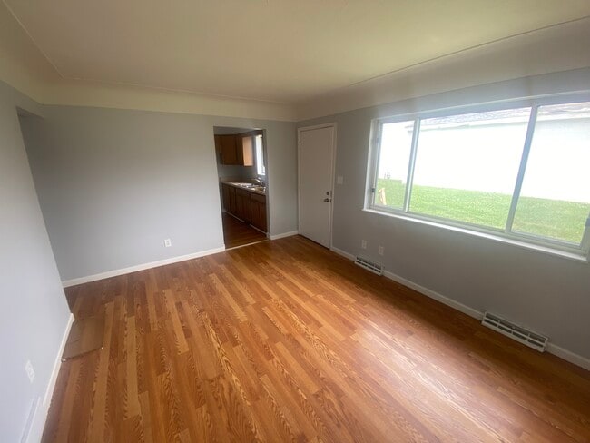 Building Photo - 1240 Anna Ave Unit 1240 Rental