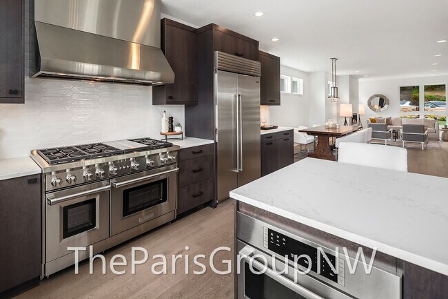 Absolutely Stunning 5br/4404sf Modern Magnolia Luxury