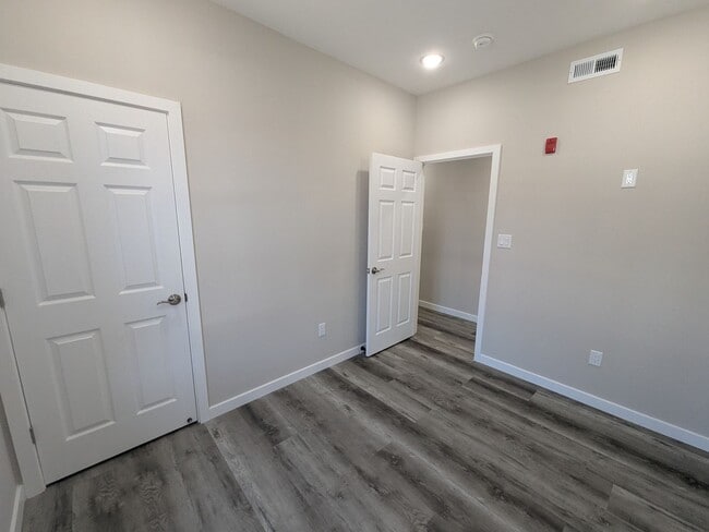 Photo - 4995 W Thompson St Unidad 2R