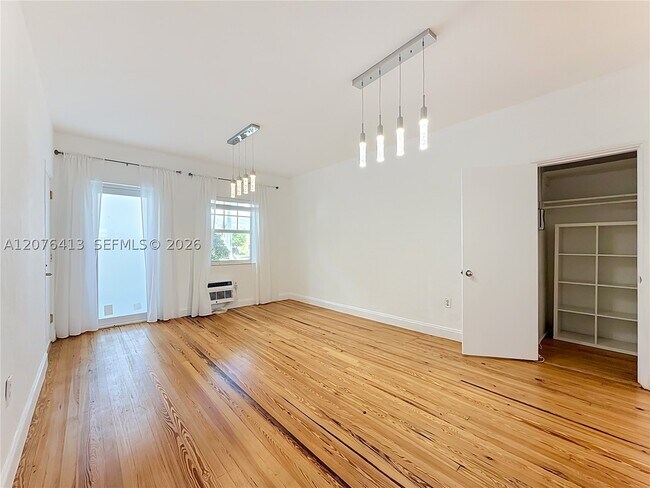 Photo - 2463 Pine Tree Dr Unit 3