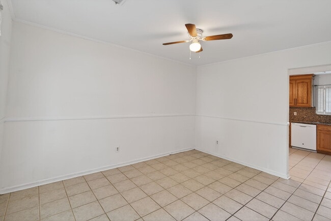 Photo - 195 Bentley Dr