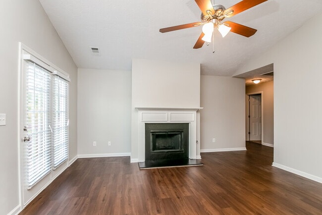 Photo - 1825 Neighborhood Walk