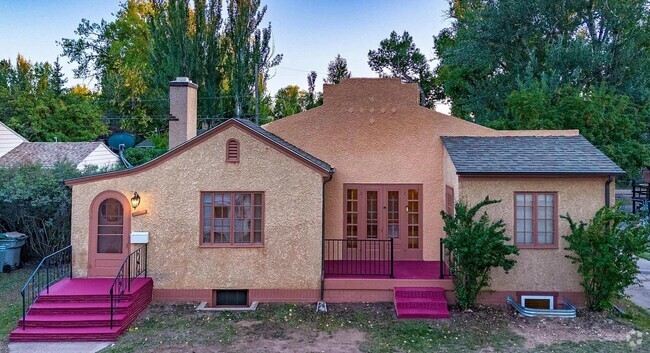 Building Photo - 1520 E Custer St Rental