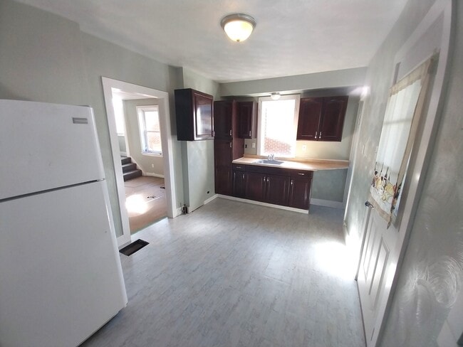 Kitchen - 32 E 1st Ave