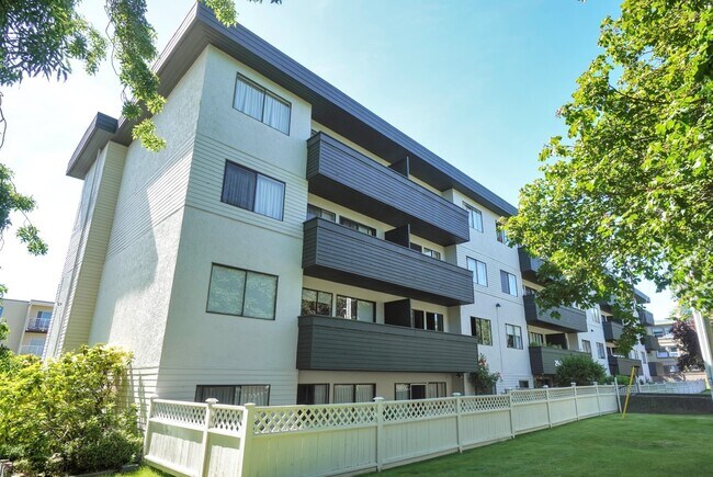 Photo - Royal Graham Apartments