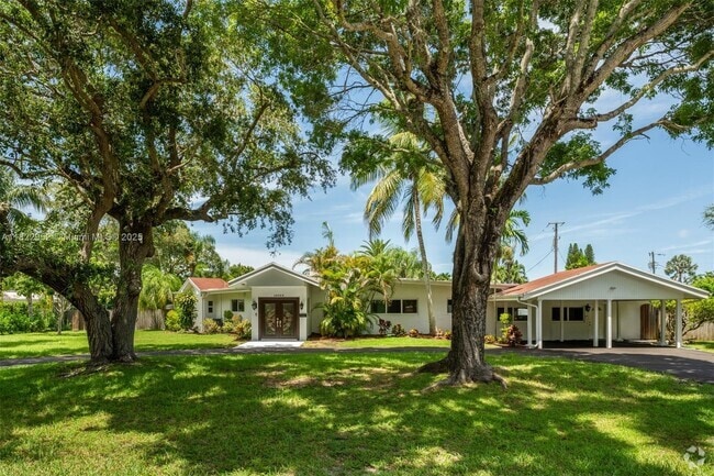 Building Photo - 12525 SW 72nd Ave Rental