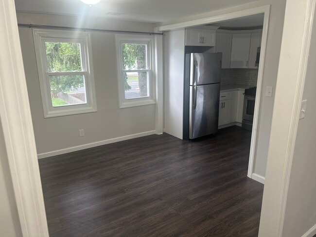 Photo - 209 Runyon Ave