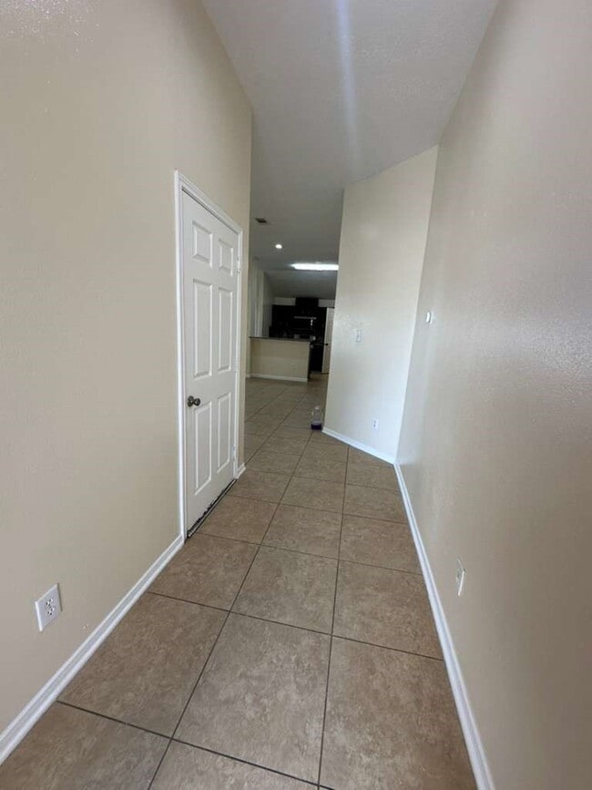 Photo - 5718 Straight Way