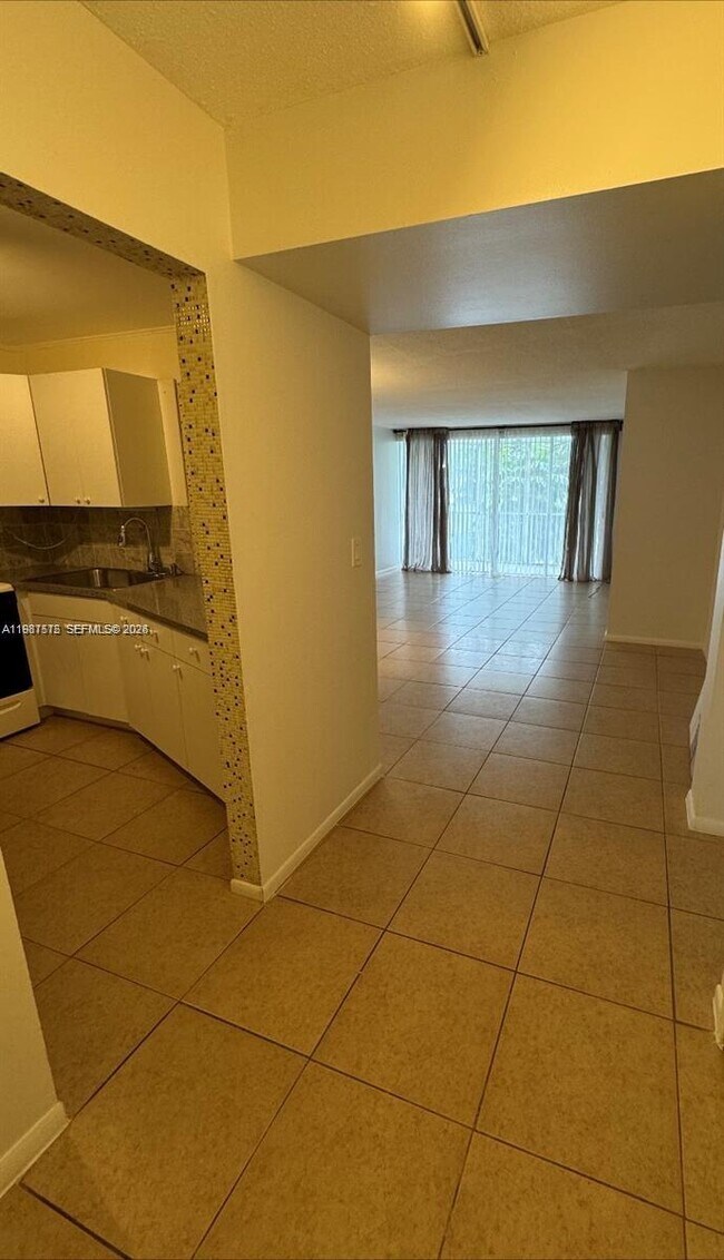 Photo - 1680 NE 191st St Unidad 214-2