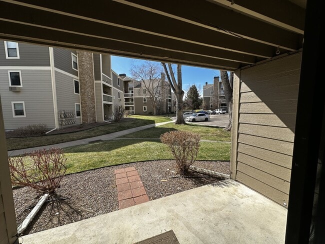 Building Photo - Charming condo in the Chestnut Community!

Available Now! Unit 4-3