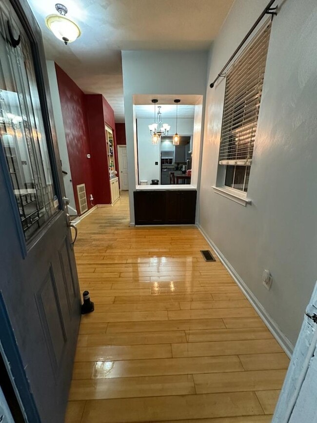 316 W 31st St