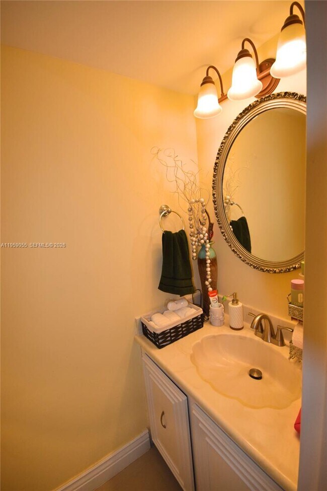 Photo - 800 Parkview Dr Unit 506