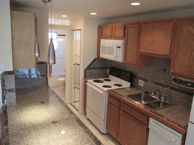 Photo - 1 MONTH FREE! Pet-friendly, top floor STUD... Unit 640-310