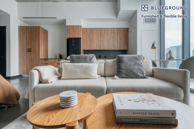 Photo - 501 Brazos St Unidad FL15-ID247