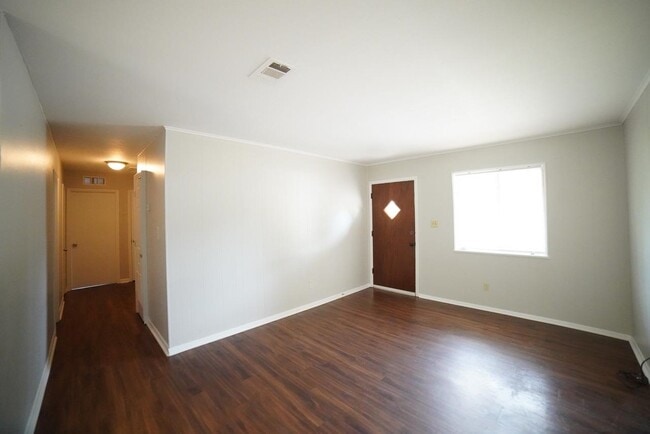 Photo - 1329 Blossom Cir