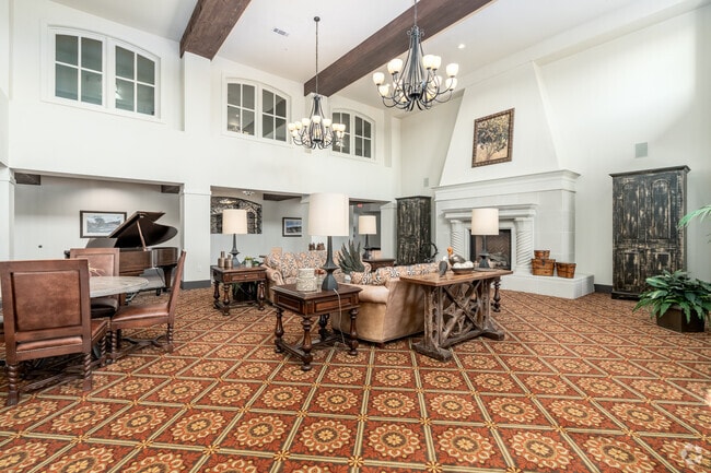 Mariposa at Elk Drive - Gran sala - Cedars of Elk Drive 55+ Apartments