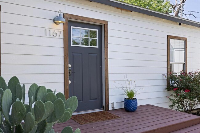 Photo - 1167 Ridgeway Dr