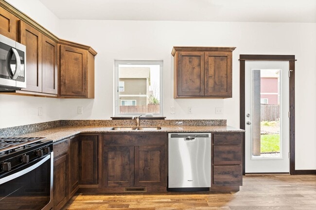 Photo - 2-Story Urban Triplex at a modern communit...